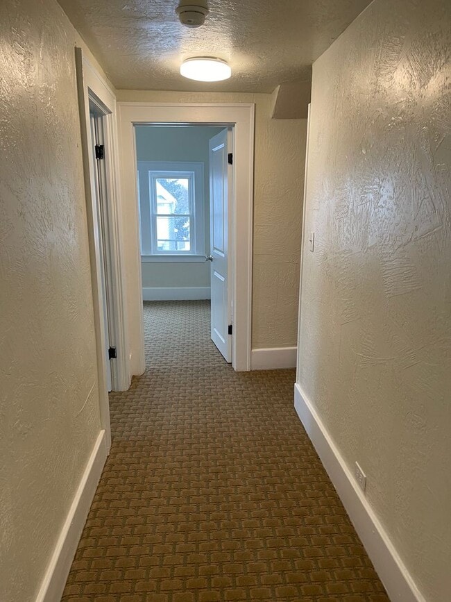 Building Photo - Completely Remodeled 3 Bedroom House