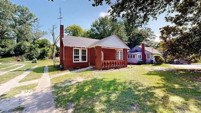 Primary Photo - 2211 8th St
