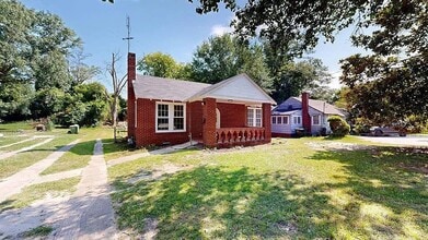 Building Photo - 2211 8th St