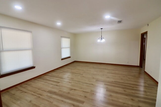 Building Photo - FOR LEASE in Brock ISD!! Updated 3 BR - 2 ...