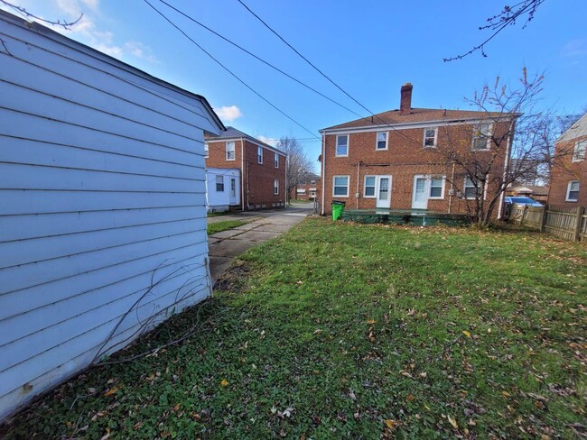 Building Photo - 267 E 250th St