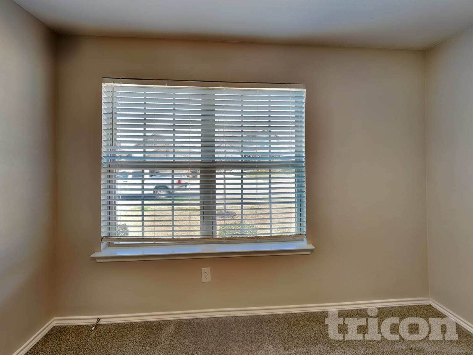 Building Photo - 2565 Hadley St