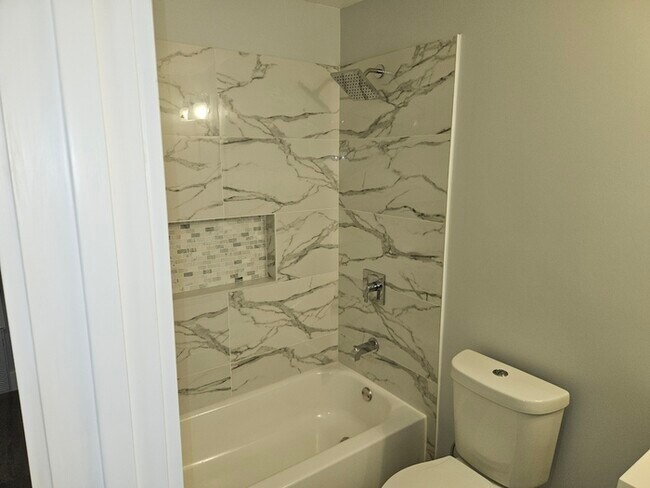 Building Photo - 4 bedroom newly remodeled Milton Home