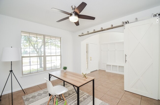 Building Photo - 8906 Hostler Dr