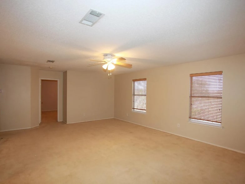 Building Photo - 955 Wisperwood Dr