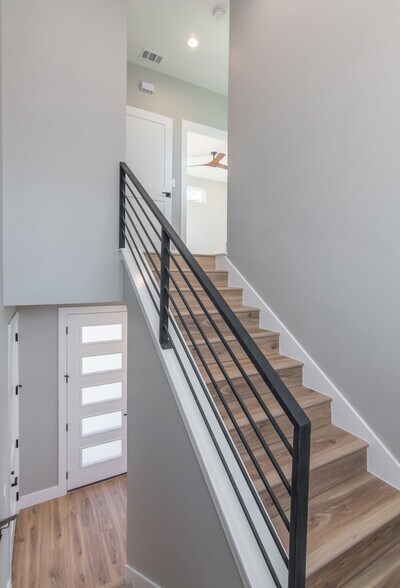 Building Photo - 8006 Gault St
