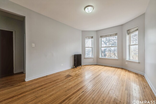 Building Photo - 310 N Kedzie Ave
