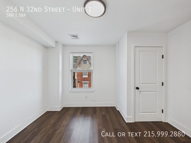 Building Photo - 256 N 32nd St