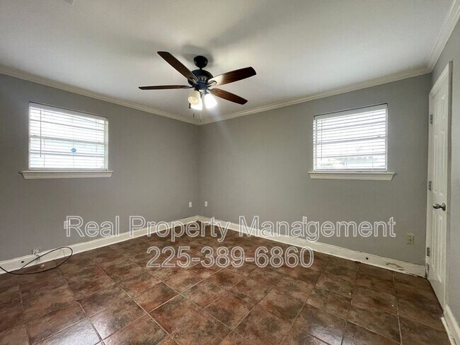 Building Photo - 275 W Chalfont Dr