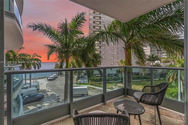 Building Photo - 1331 Brickell Bay Dr