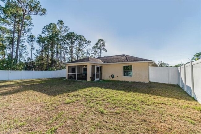 Building Photo - 2874 Crittendon St