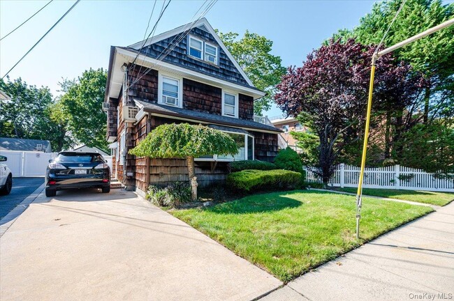 Building Photo - 48 Davison Pl