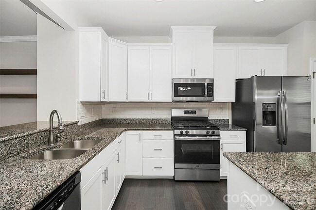 Building Photo - 3043 Potomac River Pkwy