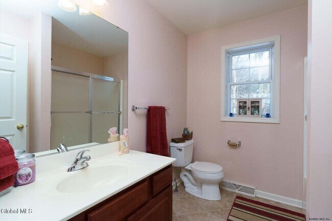 Building Photo - 7 Clearwater Ct