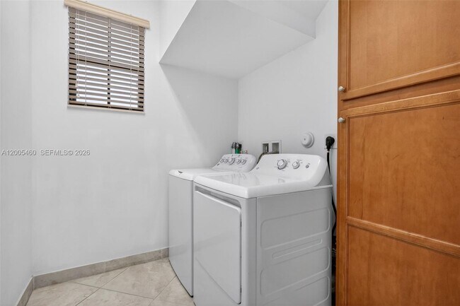 Building Photo - 9886 W 34th Ave