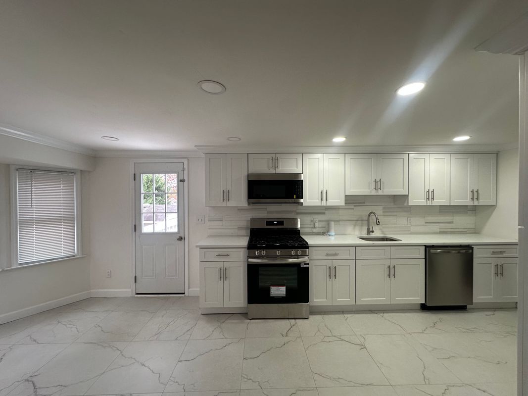 Building Photo - 3 Fury Dr