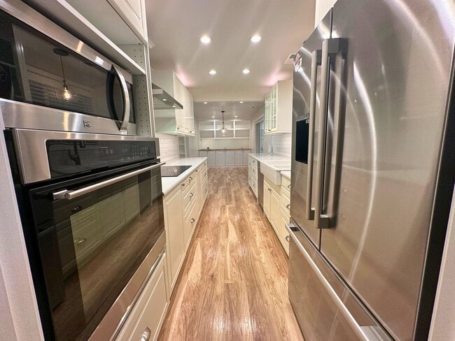 Building Photo - Beautiful Ranch-Style Home in Desirable Sn...