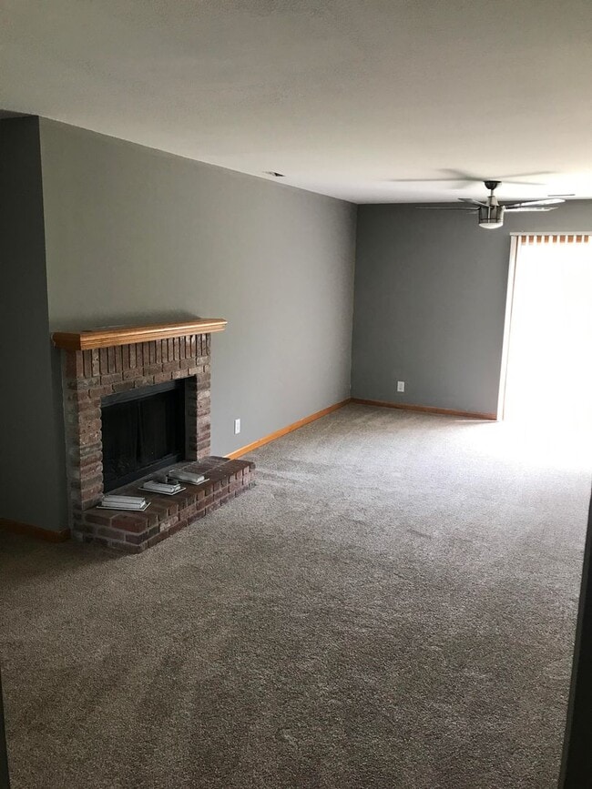 Building Photo - 900 Christie Ct