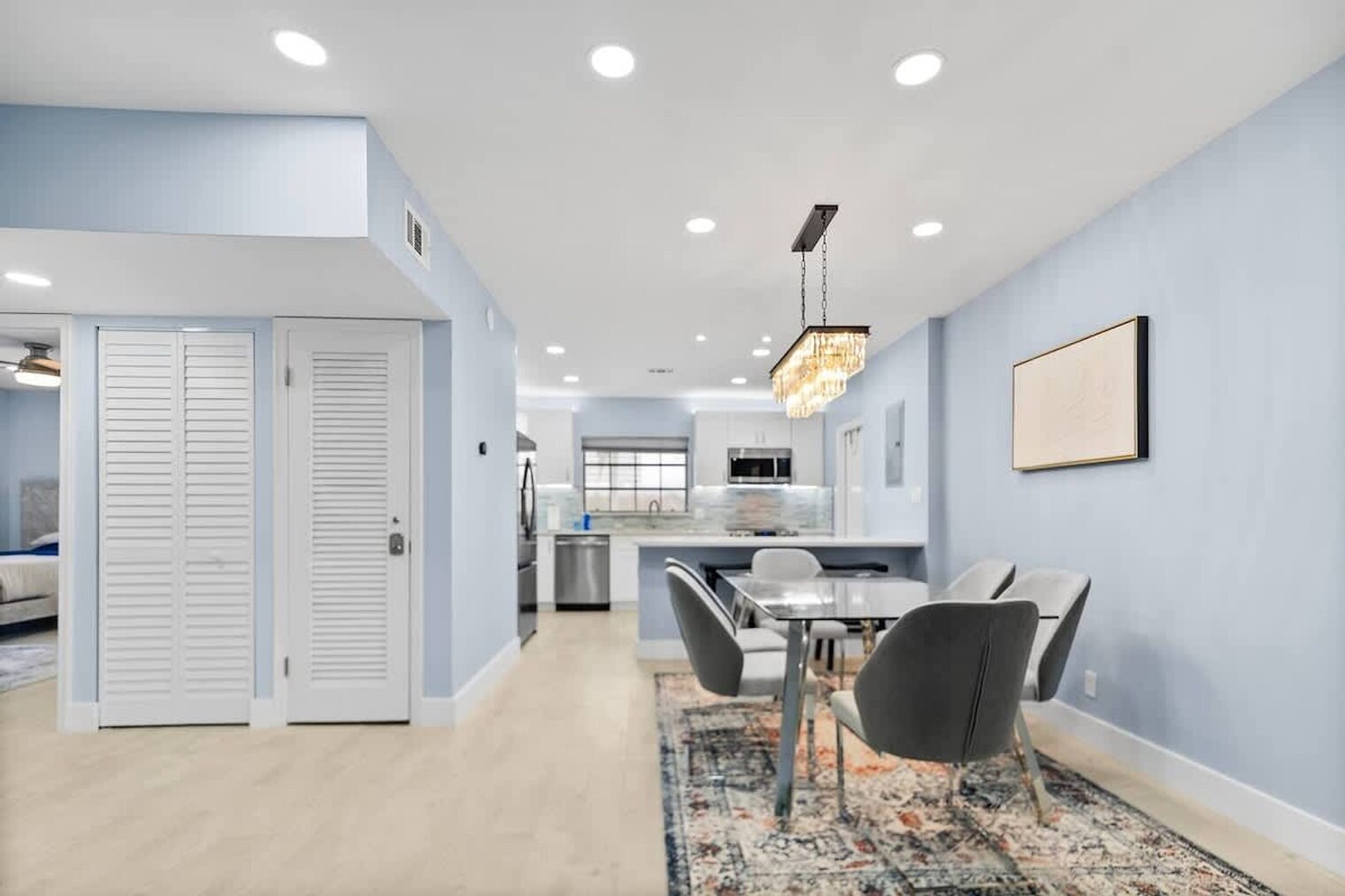 Building Photo - 2424 NE 9th St