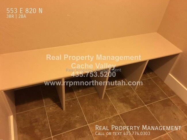 Building Photo - 553 E 820 N