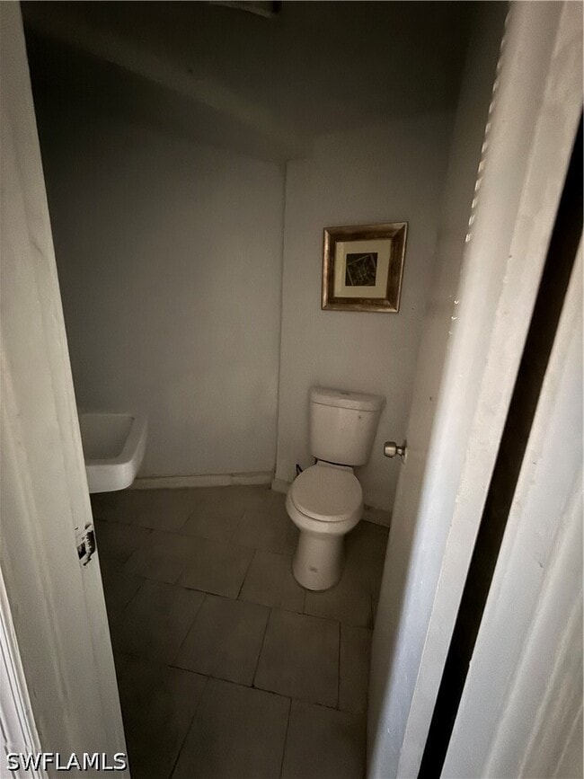 Building Photo - 1189 N Tamiami Trl