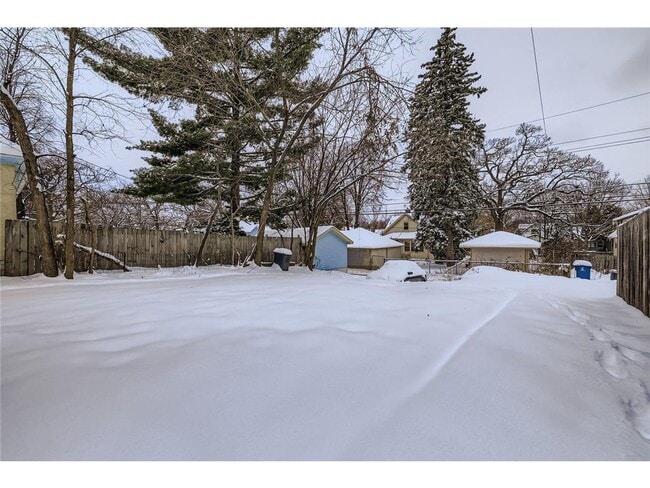 Building Photo - 3507 N Newton Ave