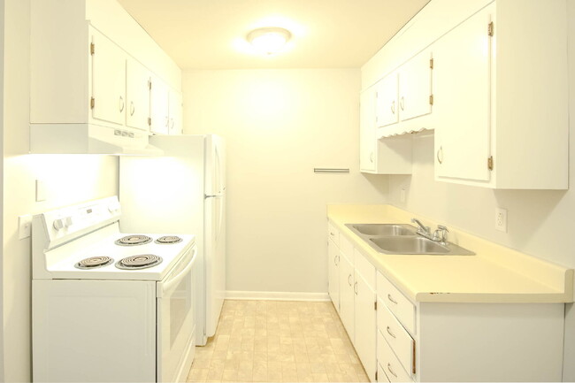 Building Photo - Amazing Location! View of Centennial Park!...