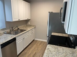 Building Photo - 1516 Bay Area Blvd