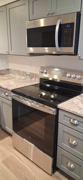 New stove - 201 Hoffman Ave