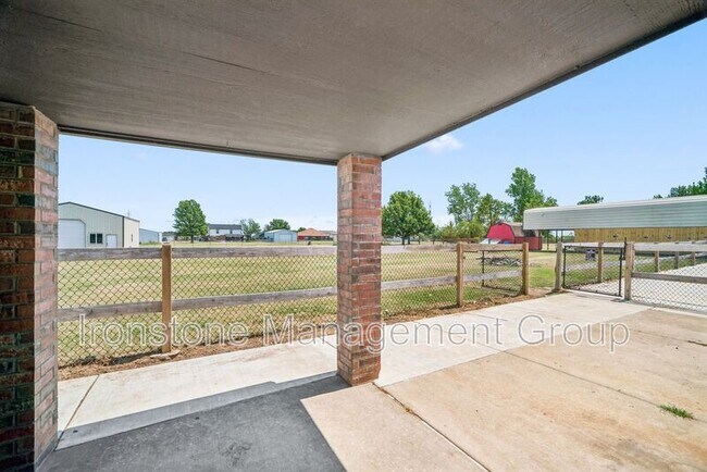 Building Photo - 11665 N 156th E Ave