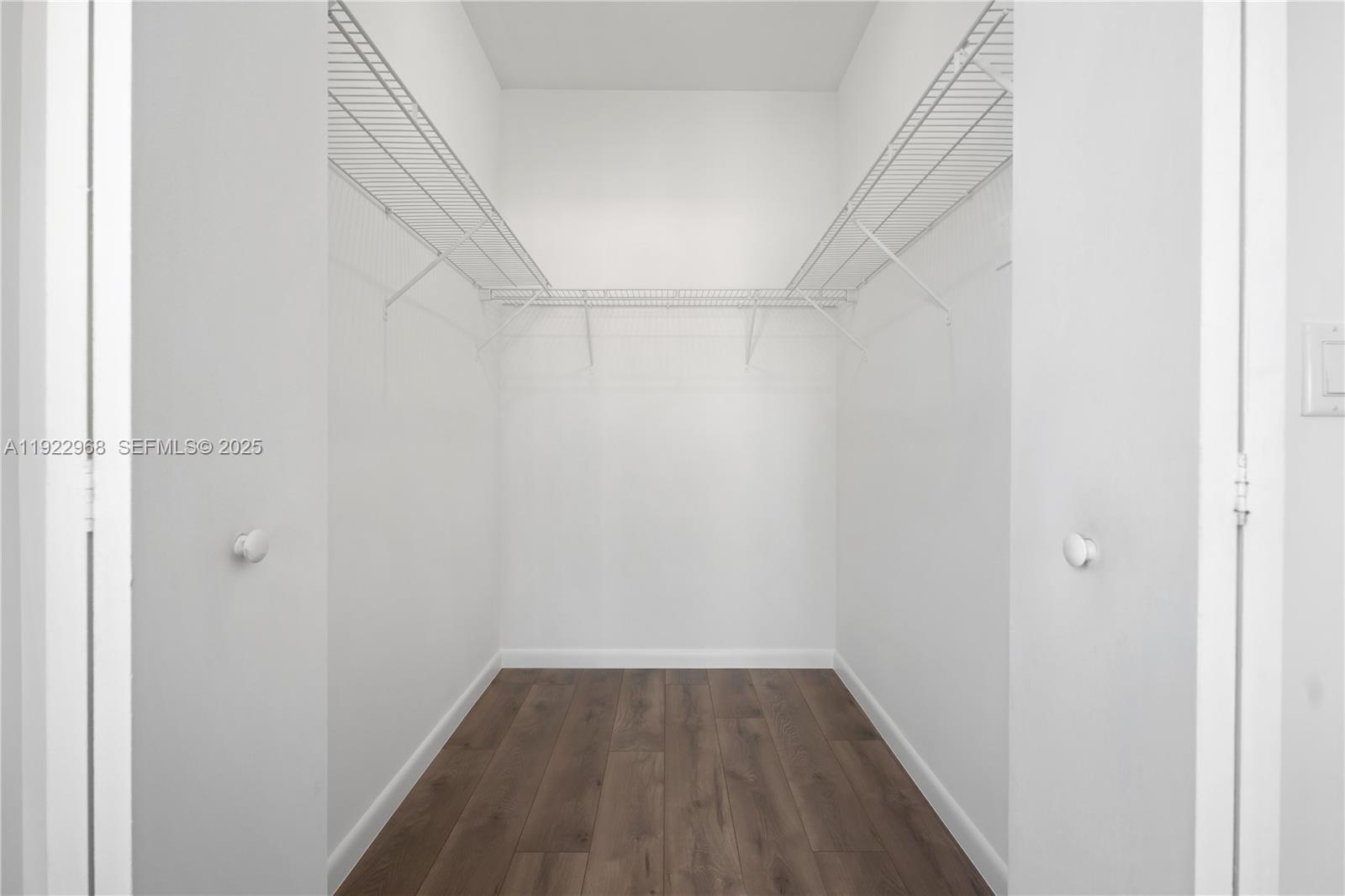 Building Photo - 5610 SW 43rd St