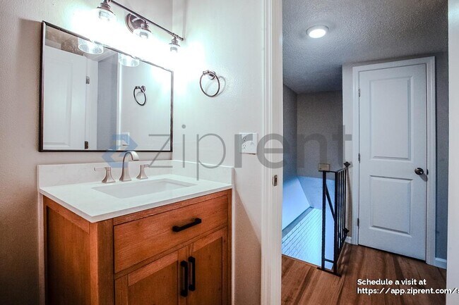 Building Photo - 4145 Apostolo Cir