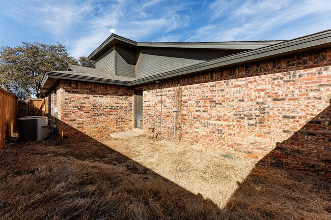 Building Photo - 9603 Orlando Ave