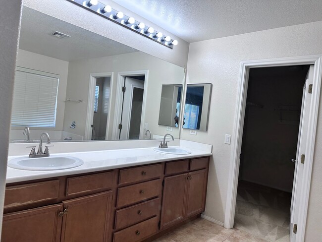 Building Photo - Welcome to this beautifully maintained two-story home offering 4 spacious bedrooms and 3 full bat...