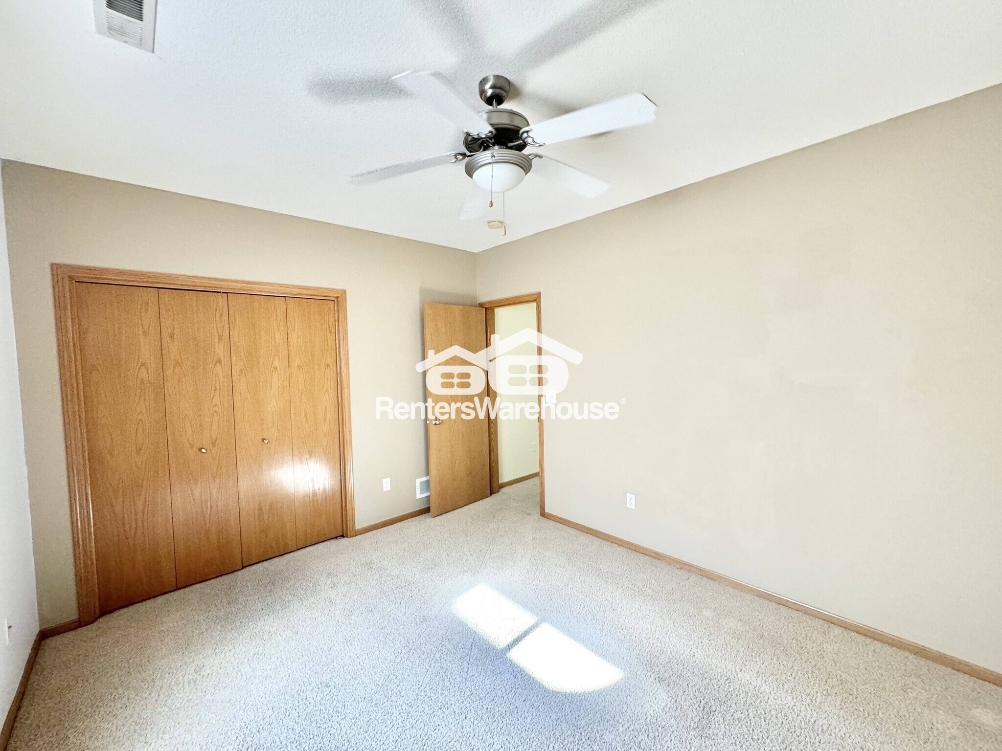 Building Photo - 2011 E 1st Ave