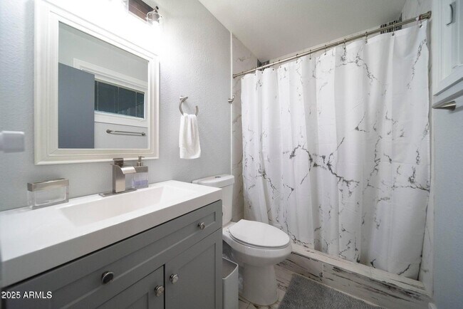 Building Photo - 11470 N 64th St