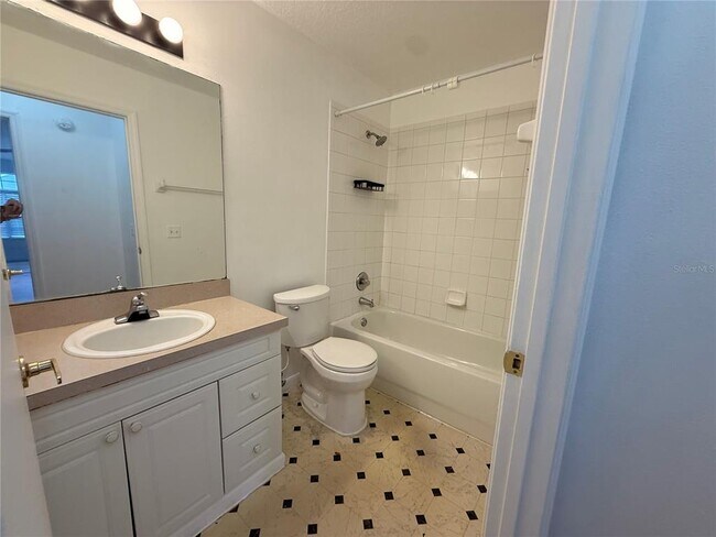 Building Photo - 527 Caribbean Dr