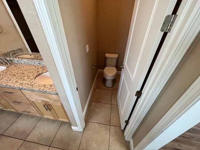 Building Photo - Newer Low Maintenance Home off Glenn and S...