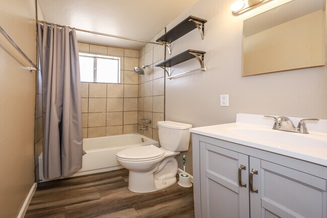 Building Photo - 3221 S Grady Ave