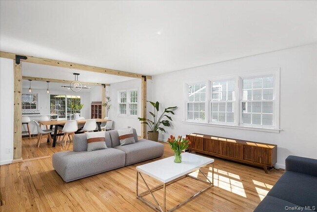 Building Photo - 19 Sherwood Dr