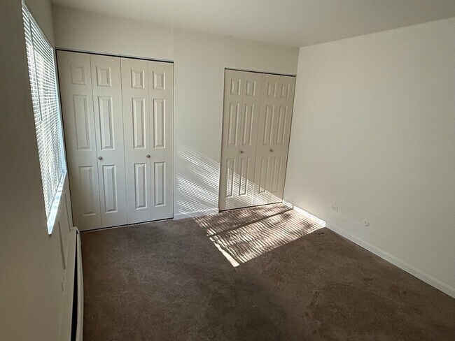 Building Photo - 351 Hawthorne Cir
