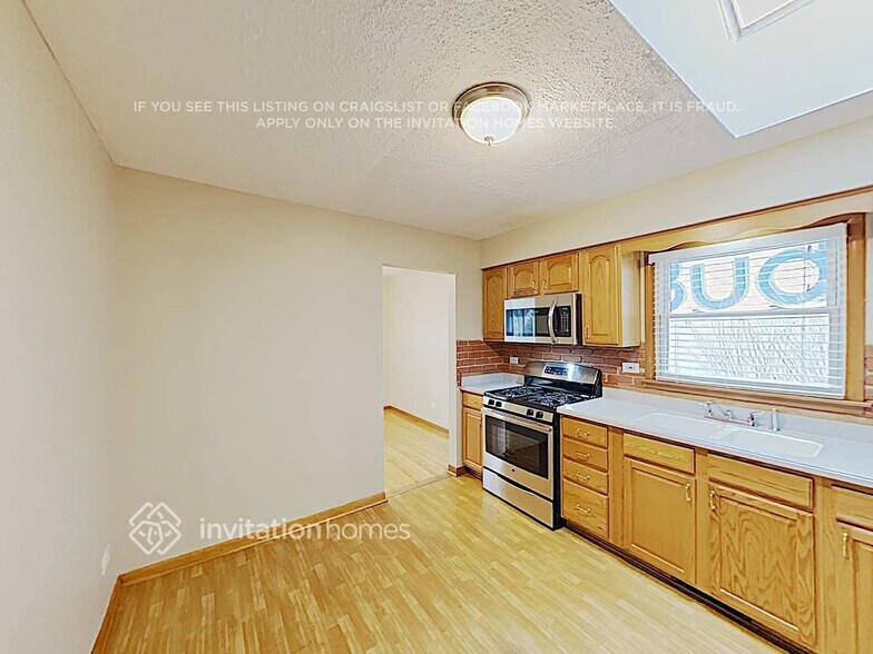 Building Photo - 4516 Pershing Ave