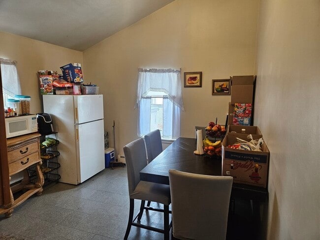 Building Photo - 55 Bernard St