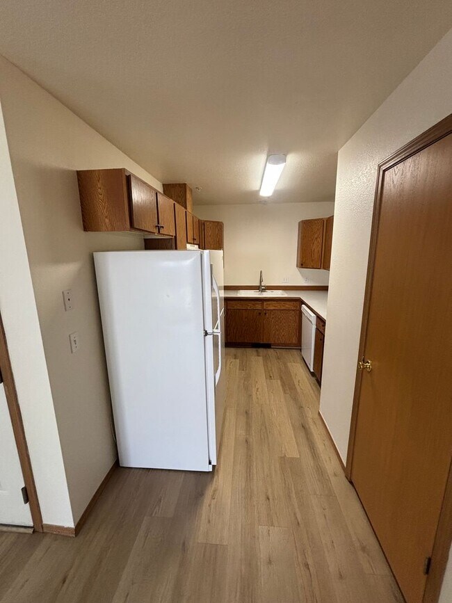 Building Photo - 211 N Lava