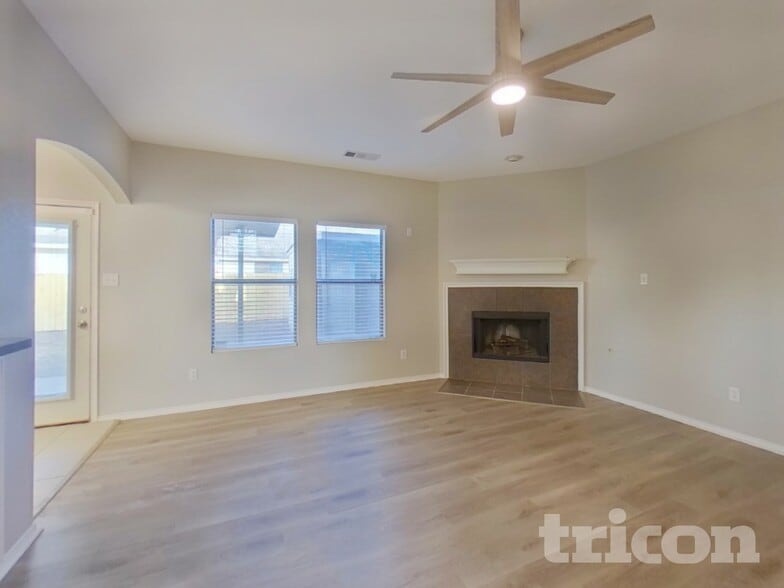 Building Photo - 5825 Show Master Ln