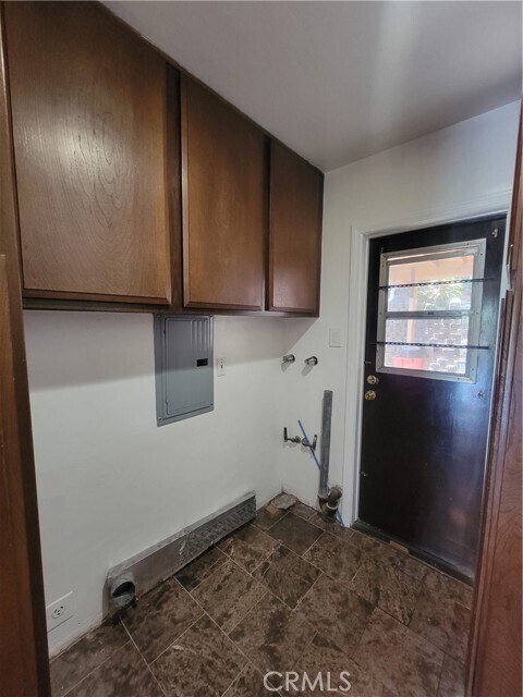 Building Photo - 2511 Florentina Ave