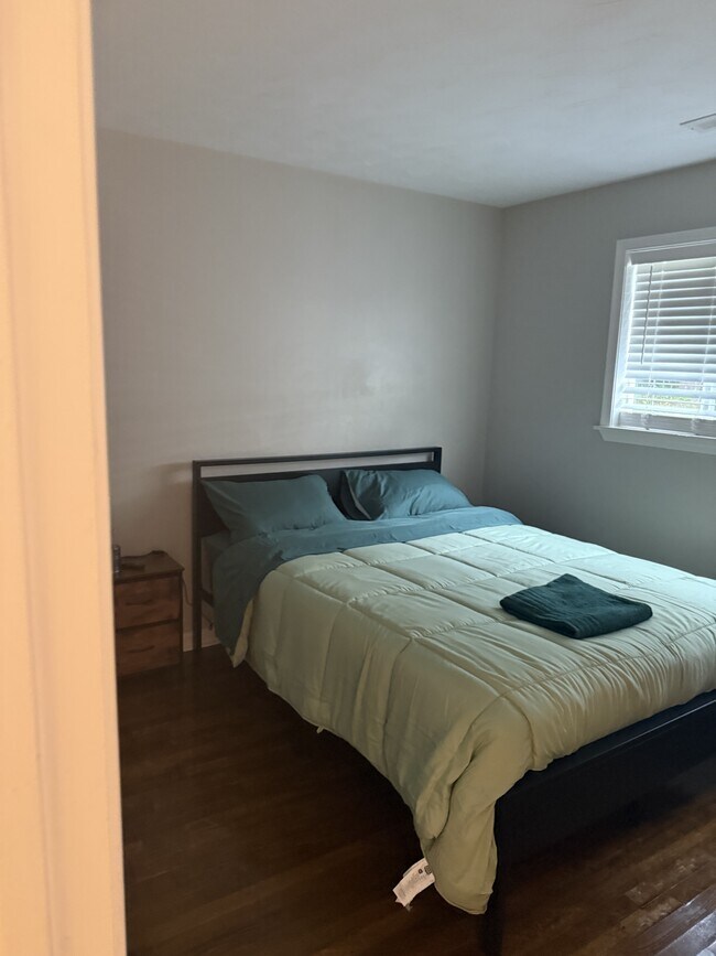 Building Photo - 825 Olive Dr