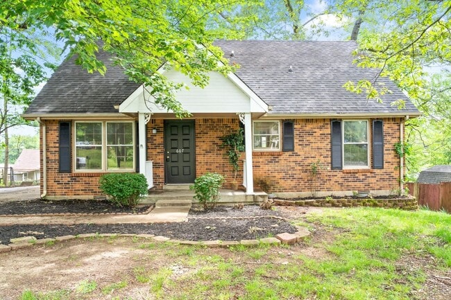 Primary Photo - 607 Bay Ln