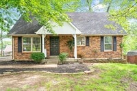 Building Photo - 607 Bay Ln