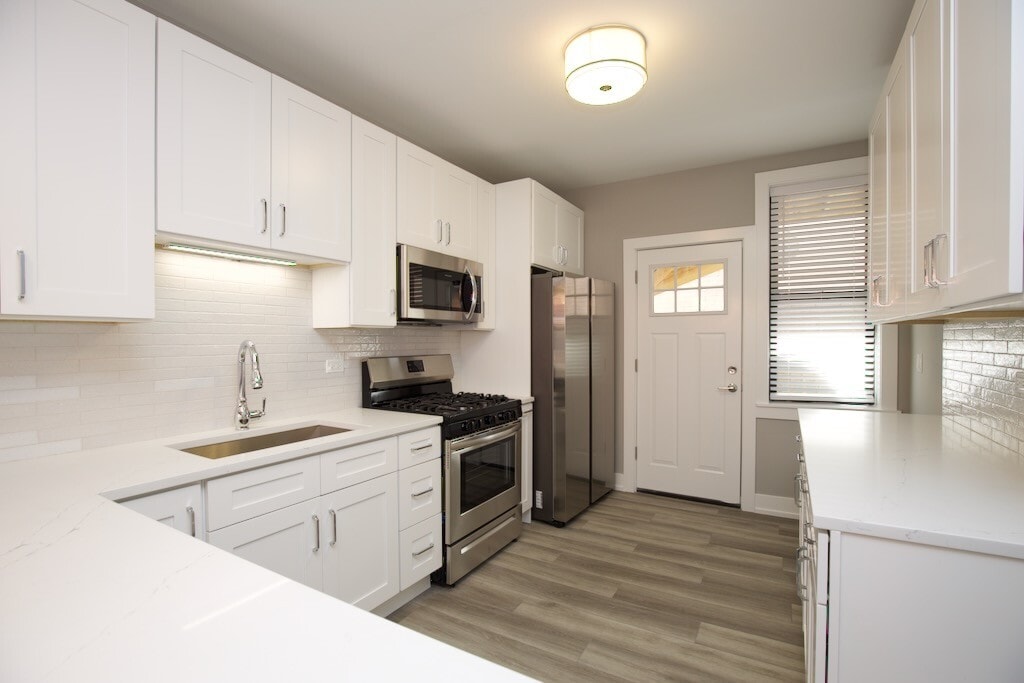 Building Photo - 3938 N Janssen Ave